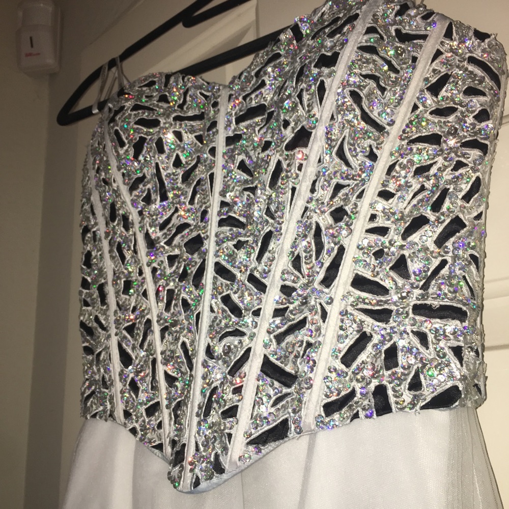Prom Short Strapless Sweetheart Sequins Dress - Picture 3 of 8